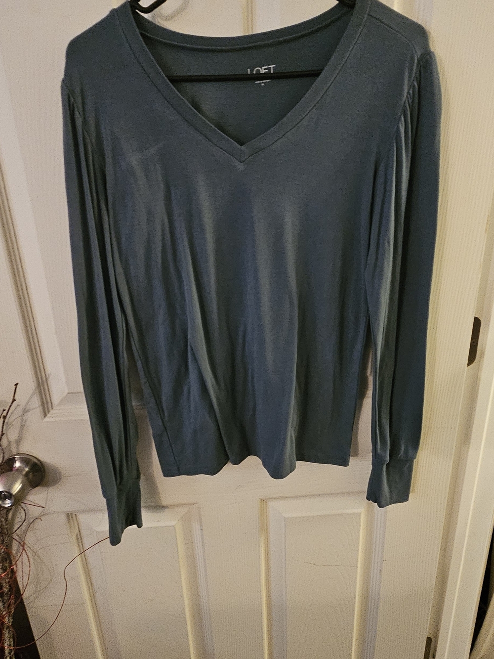 LOFT Men's Teal-Blue V-Neck Long Sleeve Sweater